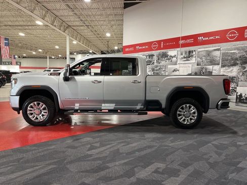 Used 2022 GMC Sierra 2500 Denali w/ Denali Ultimate Package AWD/4WD image 6