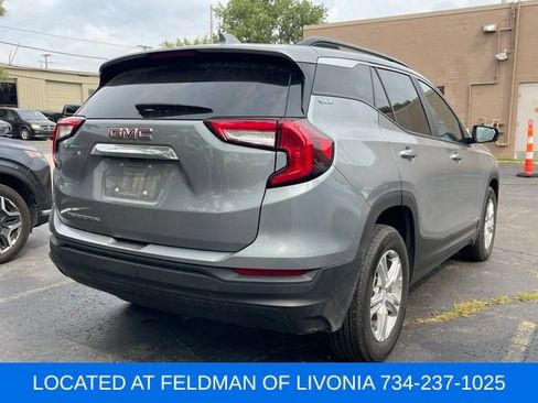 Used 2023 GMC Terrain SLE w/ Driver Convenience Package FWD image 3