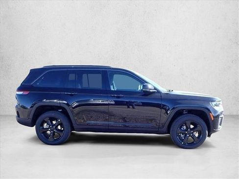 New 2026 Jeep Grand Cherokee Limited w/ Limited Altitude Package AWD/4WD image 5