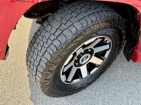 Used 2014 Toyota 4Runner Limited AWD/4WD image 8