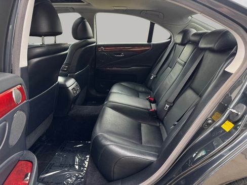 Used 2007 Lexus LS 460 RWD image 17