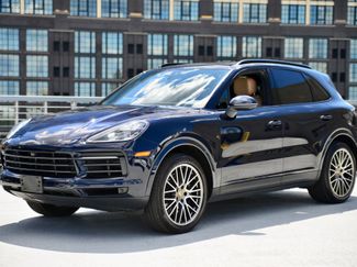 Certified 2022 Porsche Cayenne Platinum Edition image 1