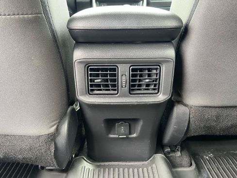 Used 2023 Toyota RAV4 LE AWD/4WD image 18