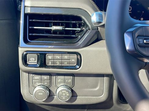 New 2026 GMC Yukon XL AT4 image 24