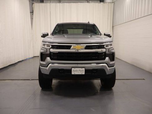 Used 2025 Chevrolet Silverado 1500 LT AWD/4WD image 3