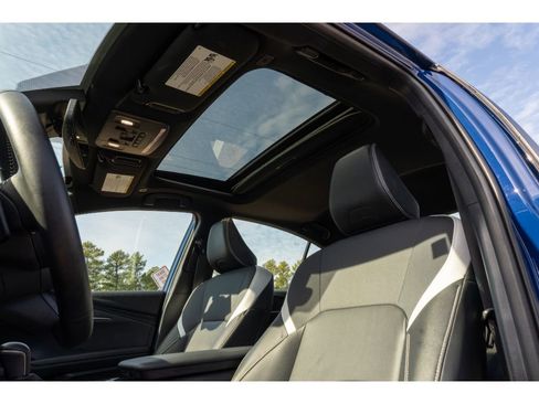 Used 2025 Toyota Camry SE image 12