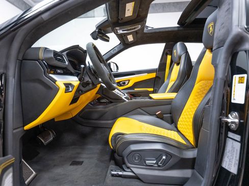 Used 2019 Lamborghini Urus AWD/4WD image 10