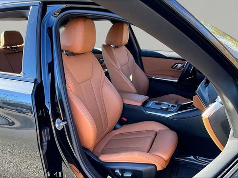 Used 2023 BMW 330i xDrive Sedan w/ Premium Package image 20