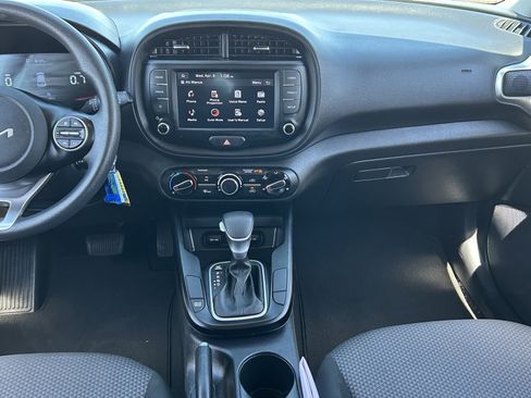 Used 2024 Kia Soul LX w/ Option Group 015 FWD image 17