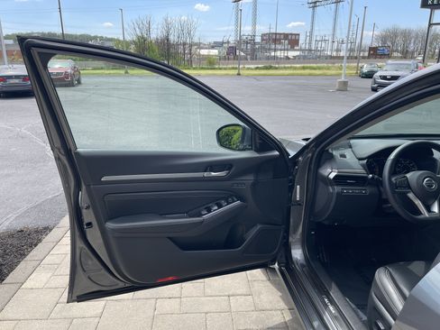 Used 2021 Nissan Altima 2.5 Platinum AWD/4WD image 13