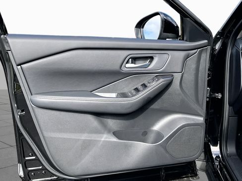 New 2026 Nissan Rogue SV FWD image 10