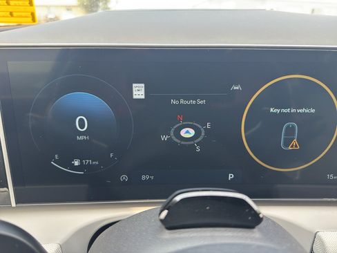 New 2025 Hyundai Tucson Limited AWD/4WD image 9