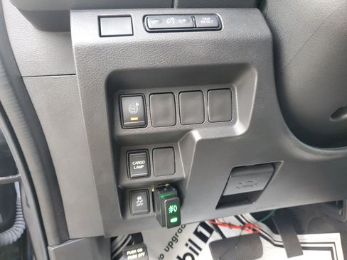 Certified 2024 Nissan Frontier SV w/ Technology Package image 27