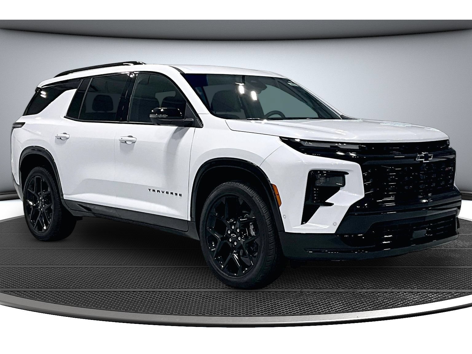 New 2026 Chevrolet Traverse RS w/ LPO, Floor Liner Package FWD image 2