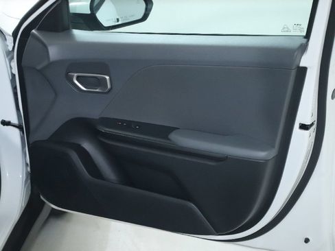 Used 2025 Kia K4 FWD image 33