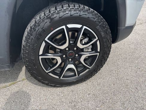 Used 2025 Jeep Compass Trailhawk AWD/4WD image 29