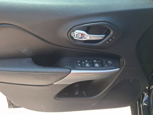 Used 2020 Jeep Cherokee High Altitude AWD/4WD image 21