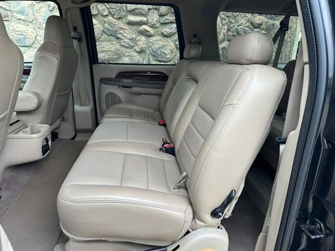 Used 2003 Ford Excursion Limited image 29