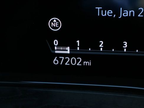 Used 2021 Cadillac Escalade Premium Luxury w/ Performance Package image 14