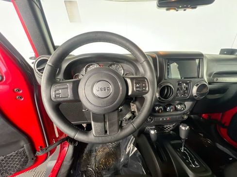 Used 2018 Jeep Wrangler Unlimited Sport S AWD/4WD image 14