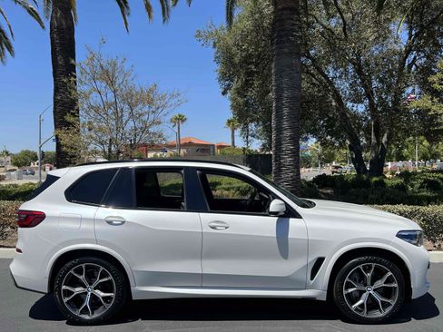 Used 2019 BMW X5 xDrive50i w/ M Sport Package AWD/4WD image 30