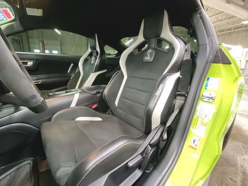 Used 2020 Ford Mustang Shelby GT500 w/ Technology Package image 19