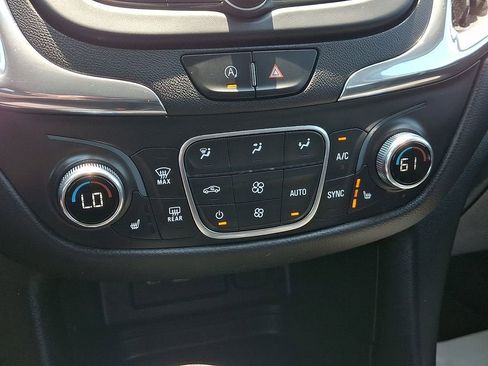 Certified 2023 Chevrolet Equinox LT AWD/4WD image 17