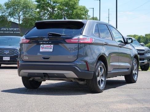 Used 2024 Ford Edge SEL w/ Convenience Package AWD/4WD image 3