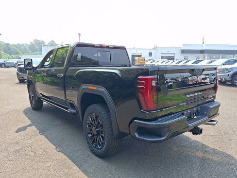 New 2026 GMC Sierra 2500 Denali w/ Denali Reserve Package AWD/4WD image 3