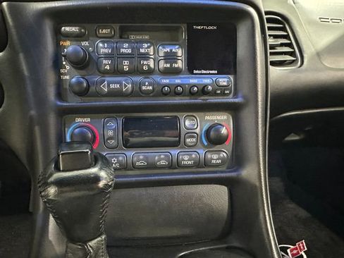 Used 1999 Chevrolet Corvette Convertible w/ Performance Handling Pkg image 15