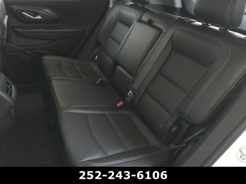 Used 2024 GMC Terrain SLT w/ Infotainment Package II AWD/4WD image 29