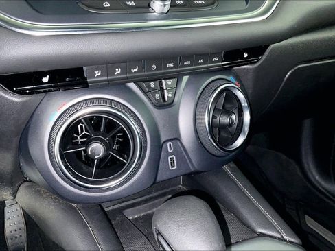 Used 2024 Chevrolet Blazer LT w/ Convenience Package image 32