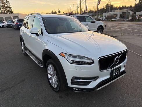 Used 2016 Volvo XC90 T6 Momentum image 10
