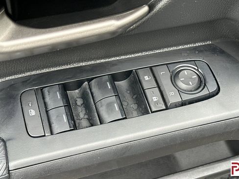 Used 2025 Toyota Tacoma TRD Off-Road image 13