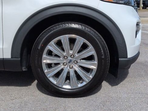 Used 2022 Ford Explorer Limited w/ Equipment Group 301A RWD image 11