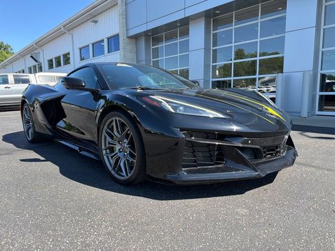 Used 2023 Chevrolet Corvette Z06 RWD image 2