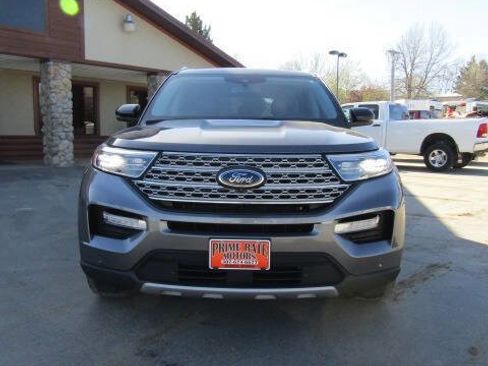 Used 2022 Ford Explorer Limited w/ Equipment Group 301A AWD/4WD image 3