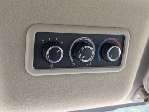 Used 2023 Chevrolet Express 3500 LS RWD image 19
