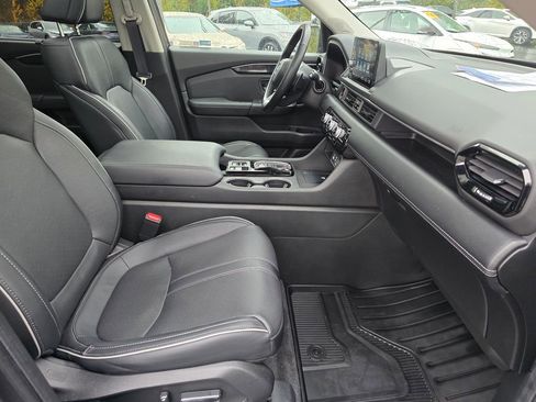 Certified 2024 Honda Pilot Elite image 5