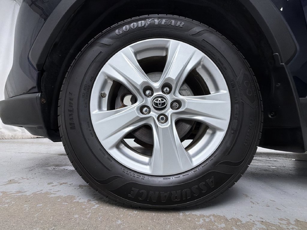 Used 2019 Toyota RAV4 XLE w/ Convenience Package AWD/4WD image 14