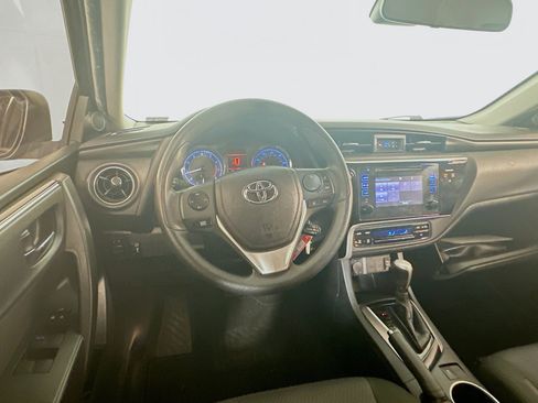 Used 2017 Toyota Corolla LE FWD image 17