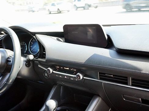 Used 2020 MAZDA MAZDA3 Premium 4dr Sedan image 12