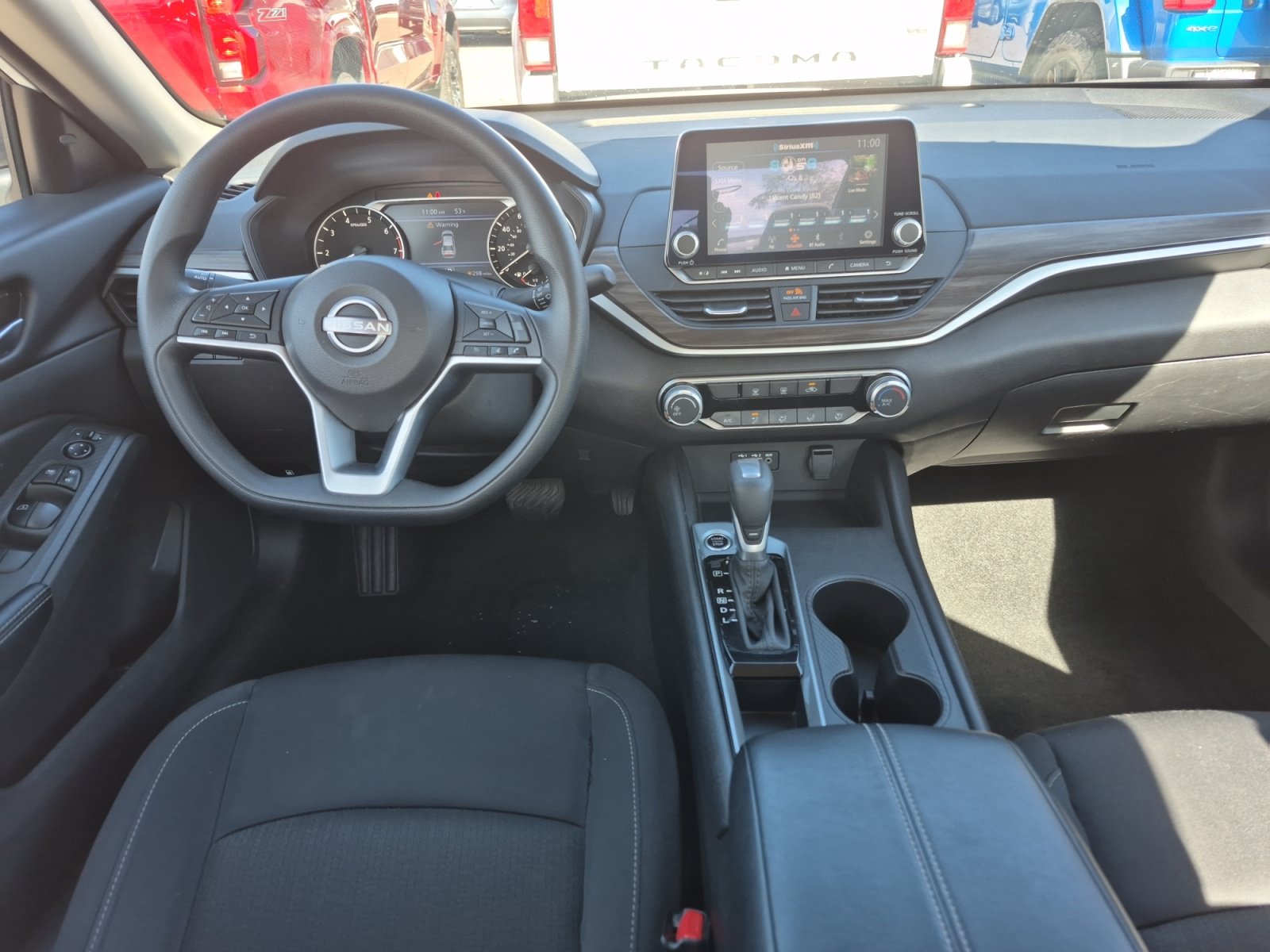Used 2025 Nissan Altima 2.5 SV FWD image 18