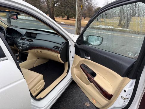 Used 2011 Honda Crosstour EX-L image 15