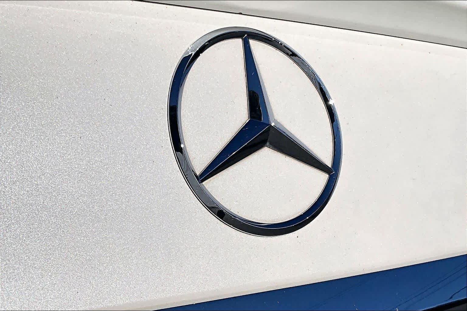 Used 2017 Mercedes-Benz S 550 Sedan image 31