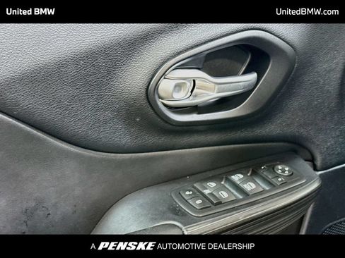 Used 2016 Jeep Cherokee 75th Anniversary FWD image 10