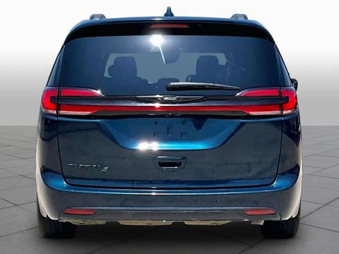 Used 2021 Chrysler Pacifica Touring w/ S Appearance Package FWD image 5
