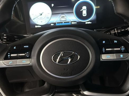 Used 2023 Hyundai Elantra SEL w/ Convenience Package FWD image 9