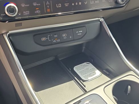 New 2026 Kia Carnival EX FWD image 27