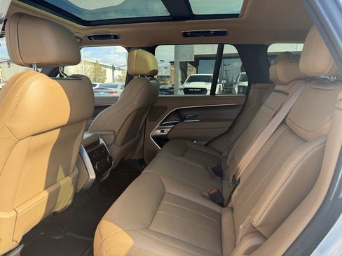 Used 2023 Land Rover Range Rover SE image 15